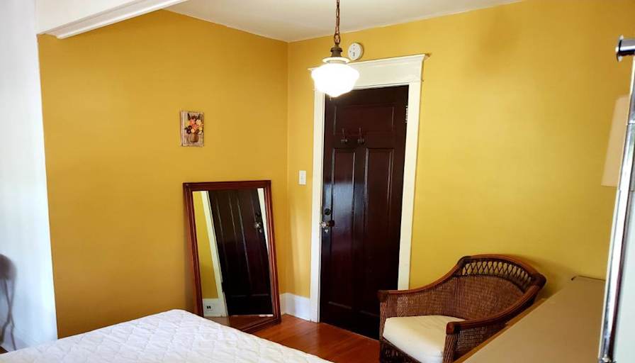 Andrea's room
