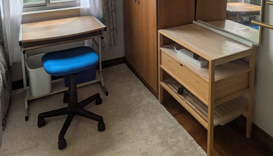 Furnished Room's room
