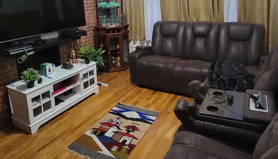 Carlos's room