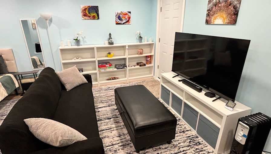 Marci Meyers's room