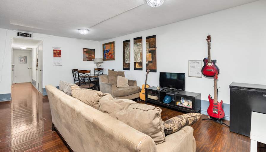 Bob's room