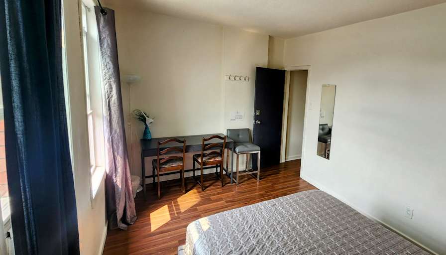 Laure's room