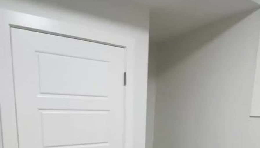 Debora's room