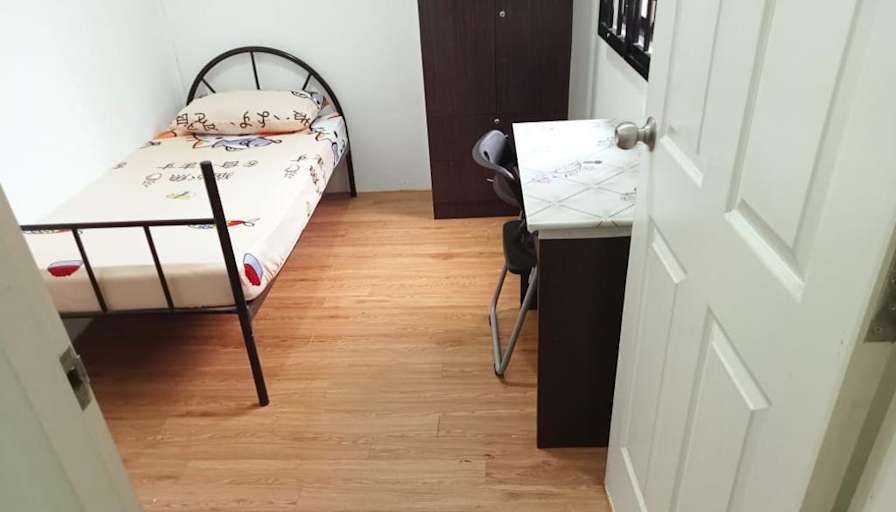 Roomy's room
