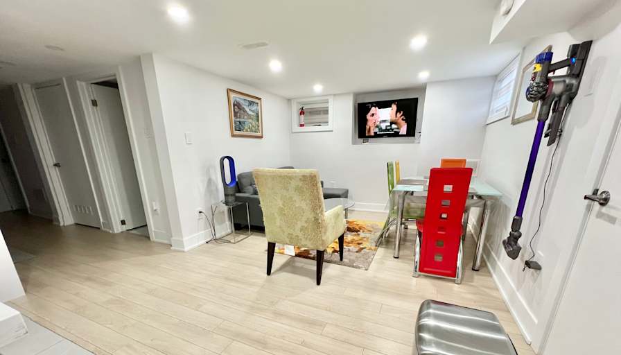 Mark Kay's room
