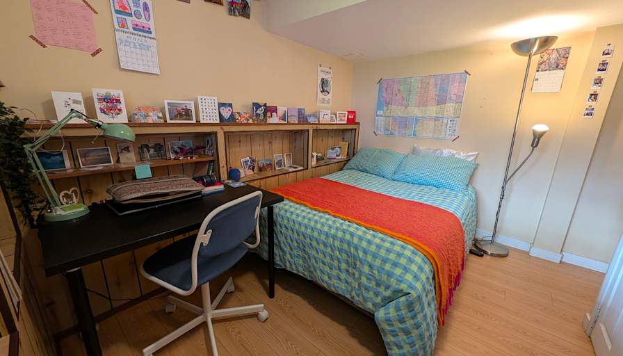 Alvaro Martinez's room