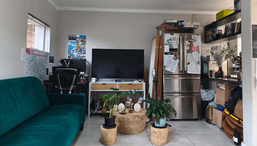 Leslie's room