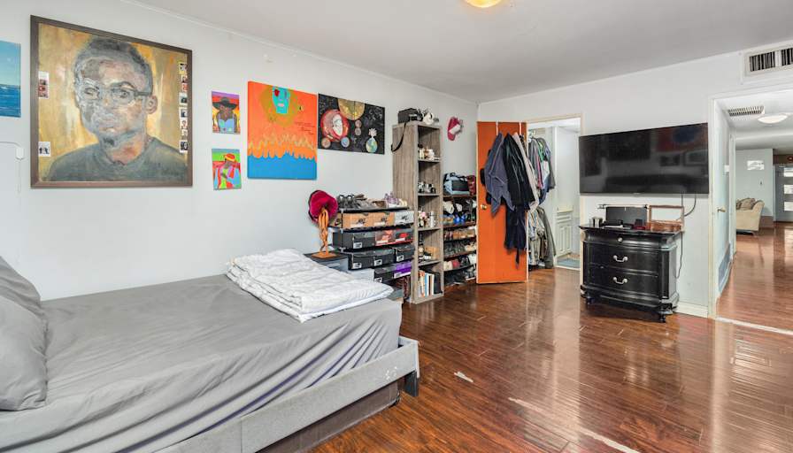 Bob's room
