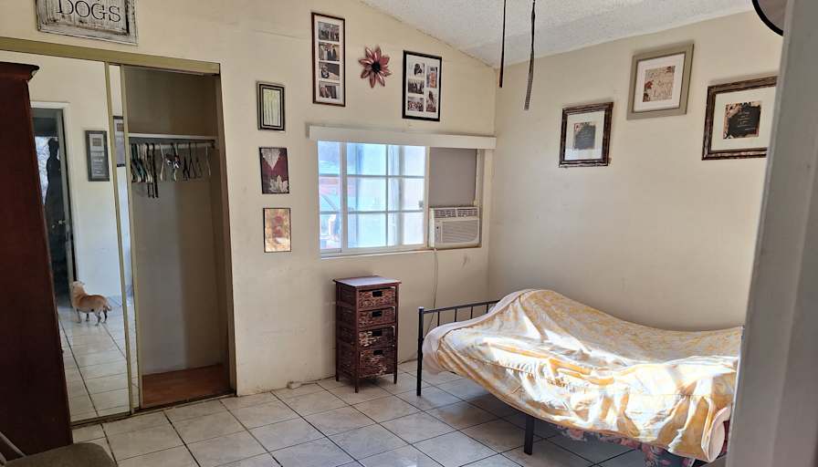 TANIA NELSON's room