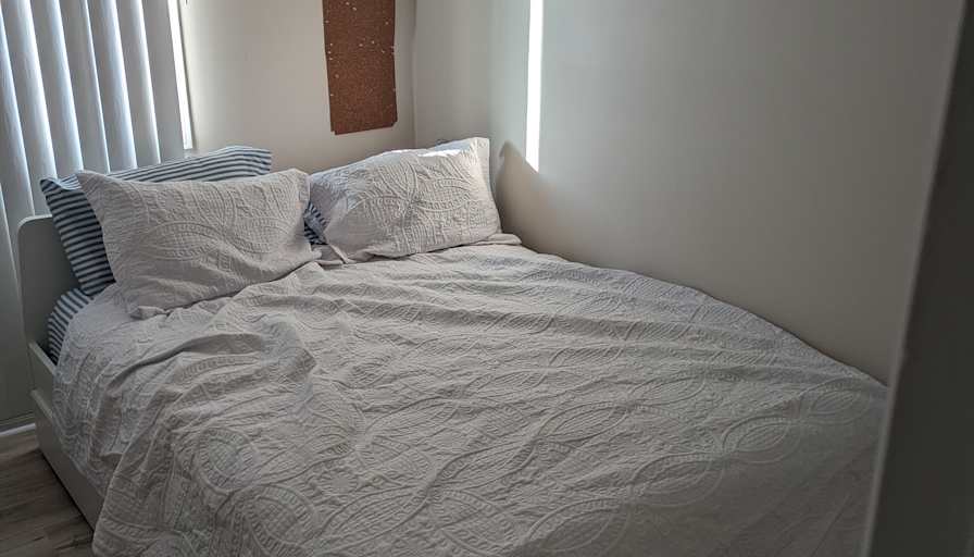 Andres's room