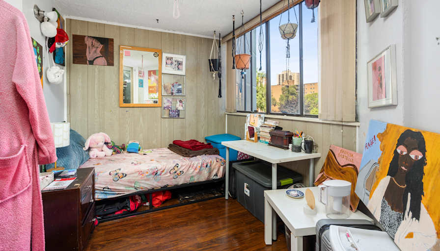 Bob's room