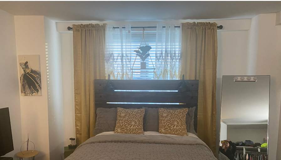 Ana's room