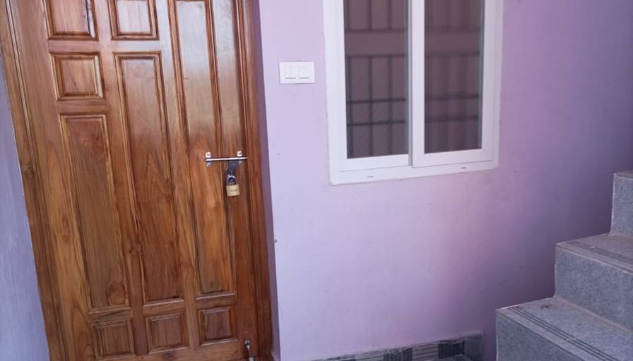 Nivi's room