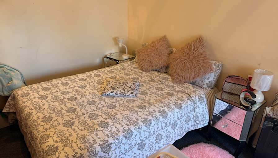 Lukas's room