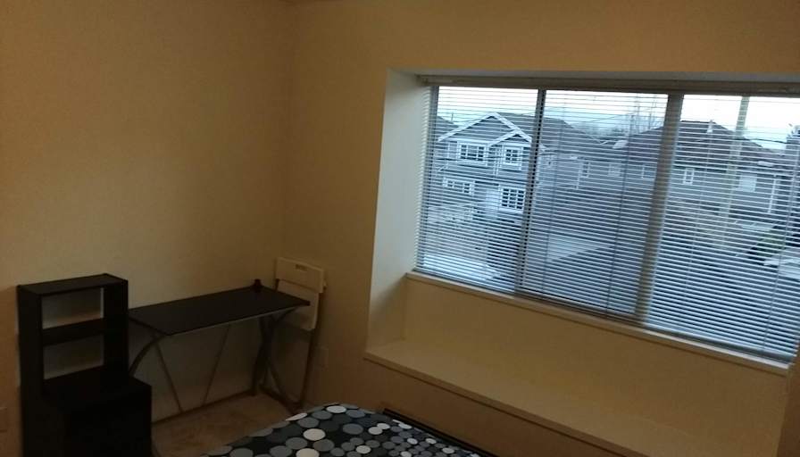 Cléo and Carl's room