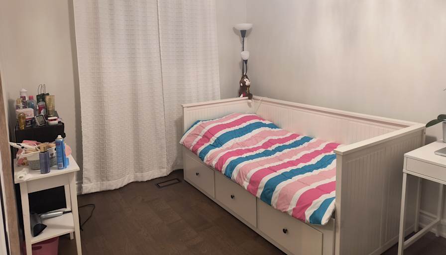 Goli's room