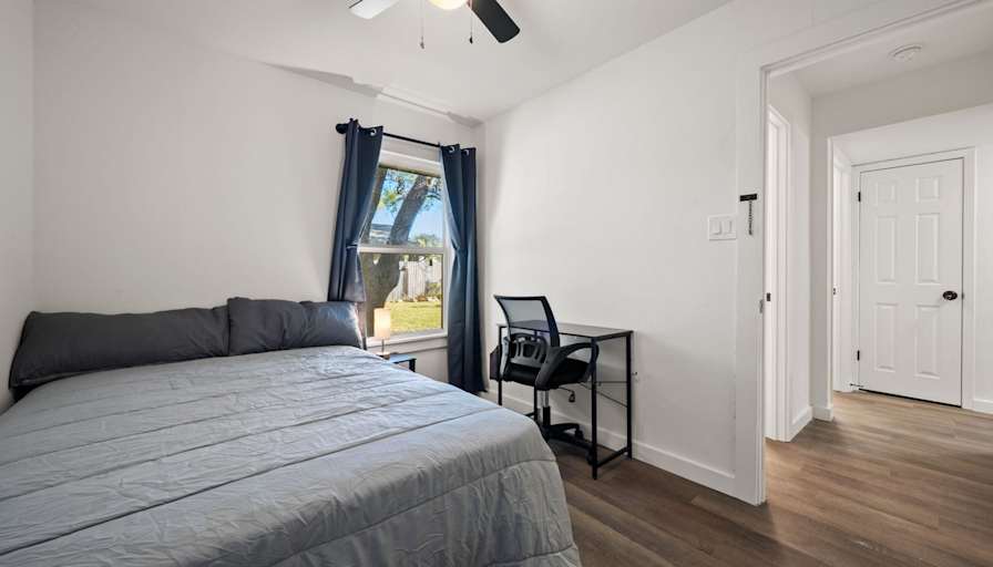 Magali A.'s room