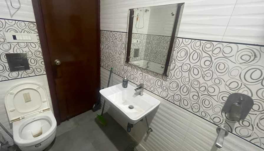 Divyanshi's room