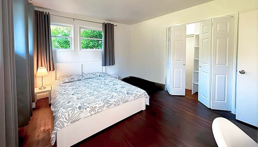 Shirin's room