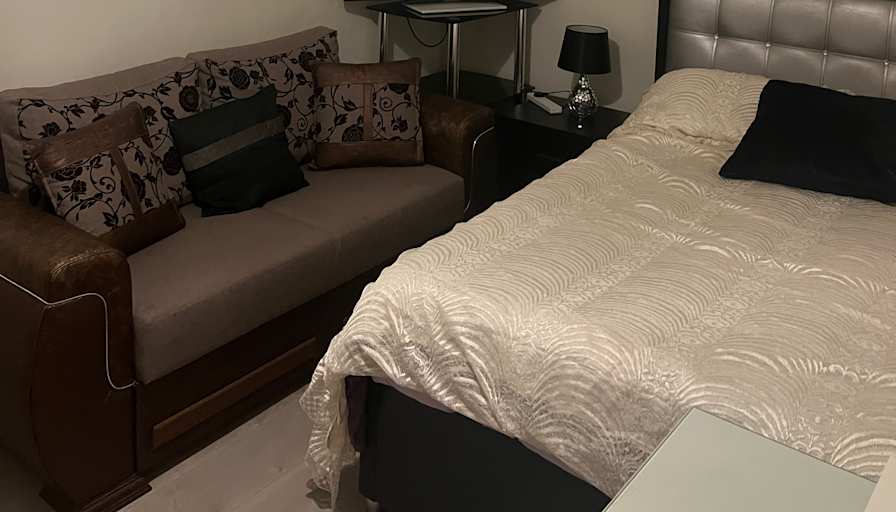 Deniz's room