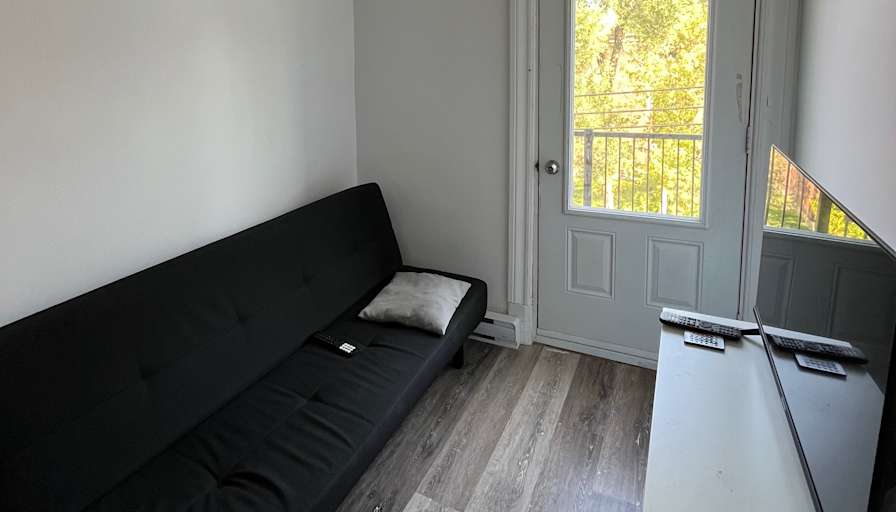 HelloMontreal's room