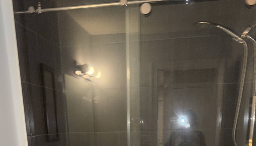 Hira's room