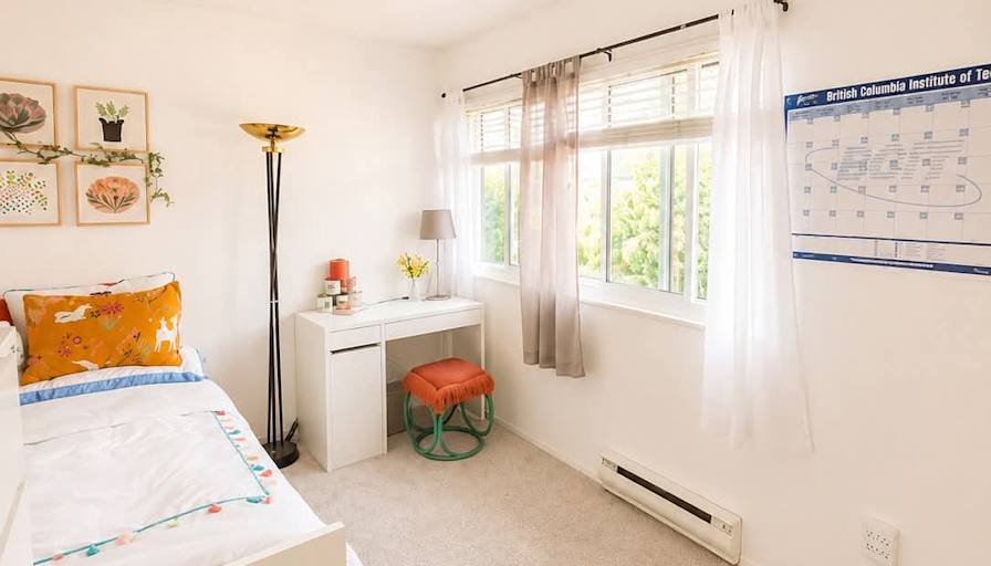 Tom's room