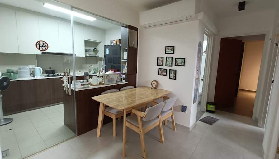 Yu Hui's room