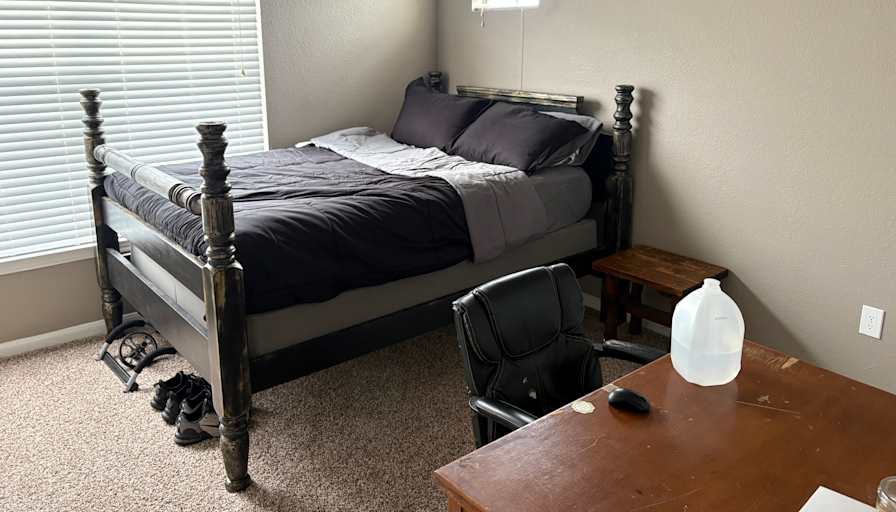 Isaac Delacerda's room