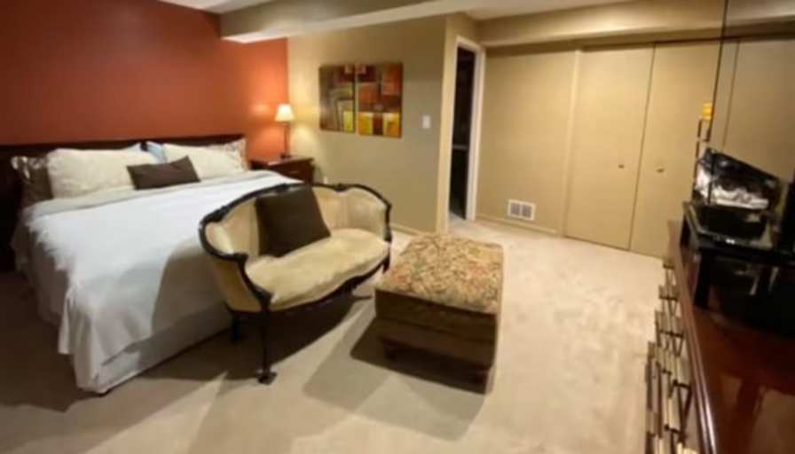 Naomi's room