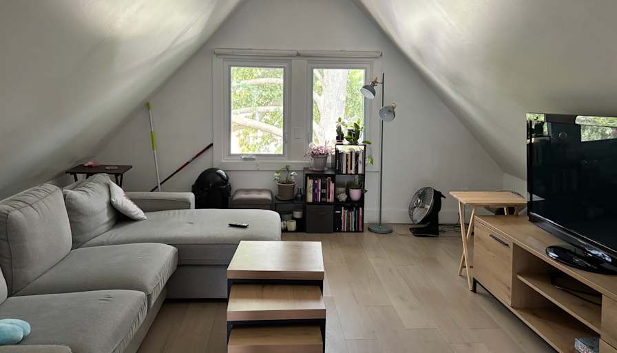 Khad's room