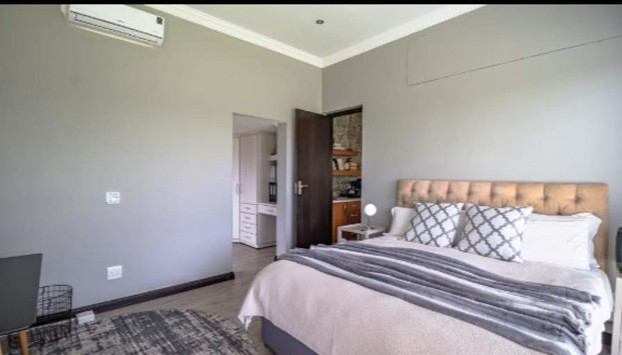 Adlite Manabe's room