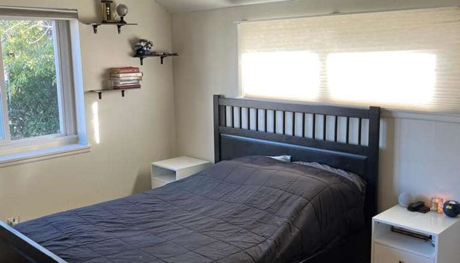 Larsen's room