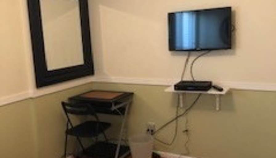 Carla's room