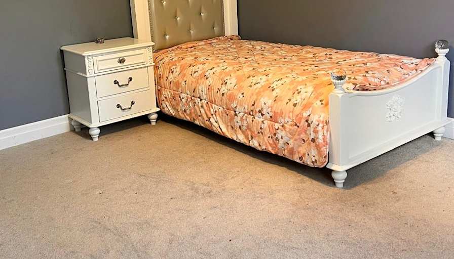Aidin's room