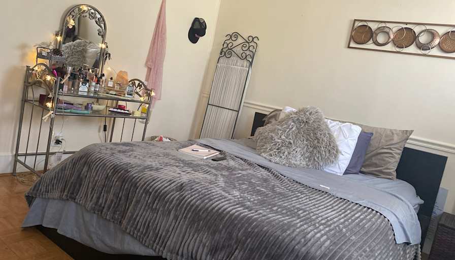 Alejandra's room