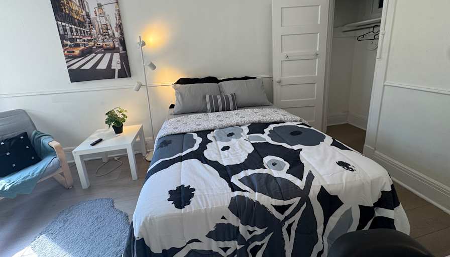 Alona's room