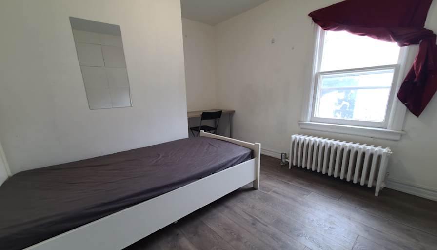 Kent's room