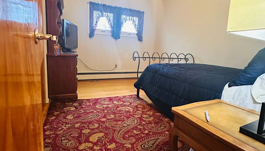 Etienne's room