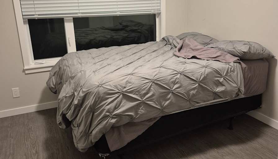 Kam Kott's room