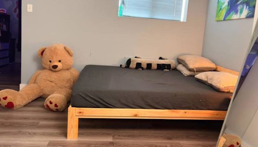 ayel's room