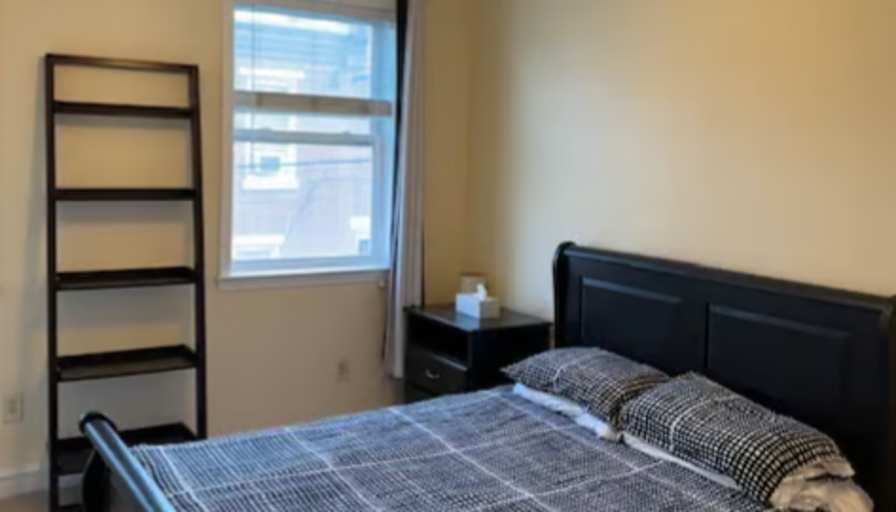 Naomi's room