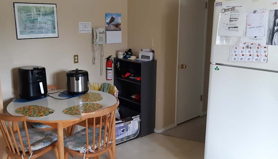Hans's room