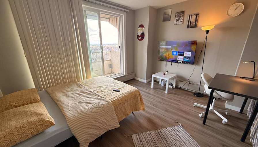 Eleftheri Denis's room