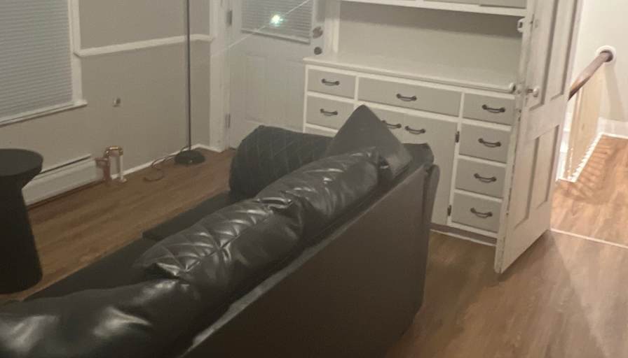 Jahizzy's room