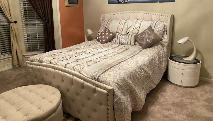 Plano private's room