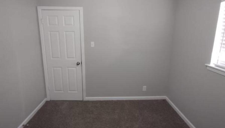 Topher Lakatos's room