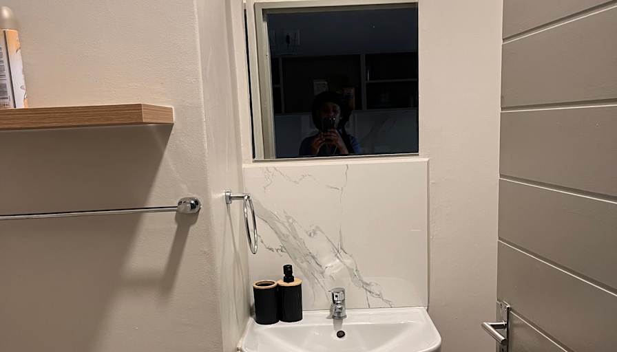 nomvuyo diko's room