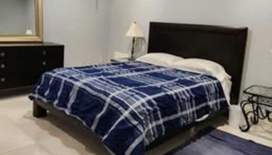 NIKKI LOBELLO's room