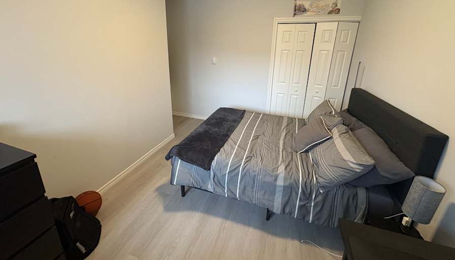 Maximus Ghosh's room